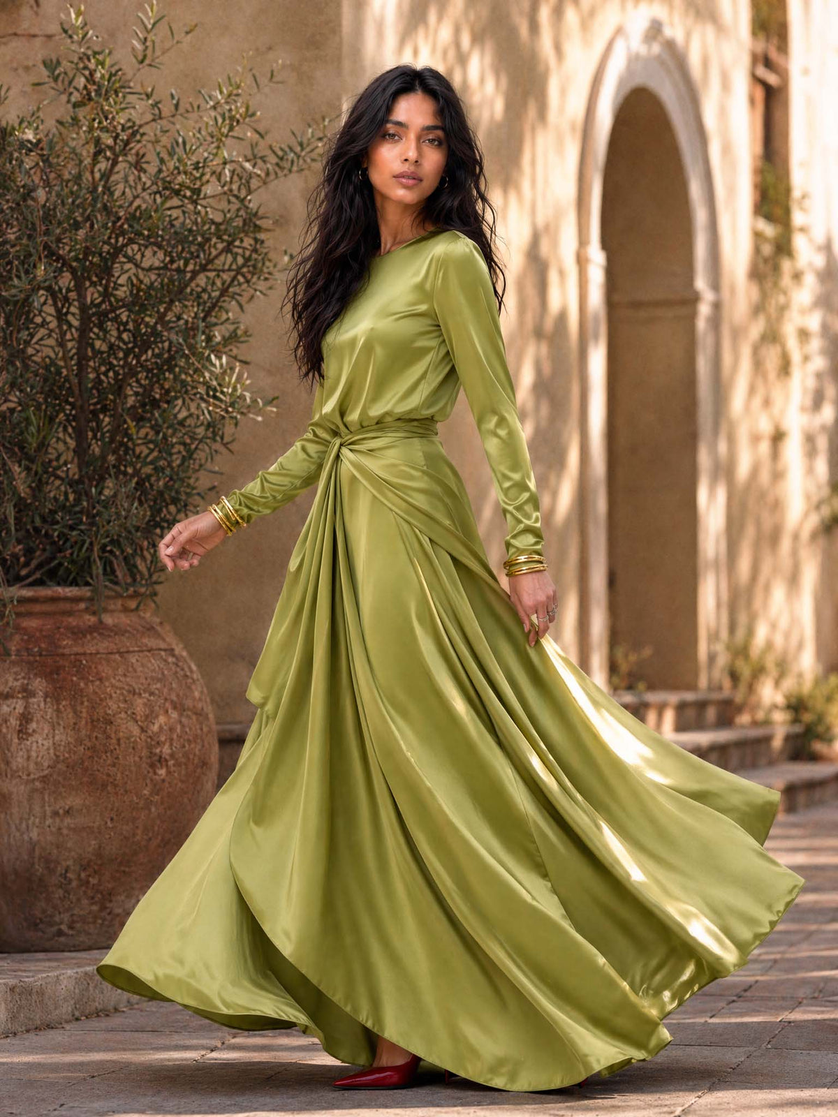 Delphine | Élégante Robe Maxi en Satin Drapé